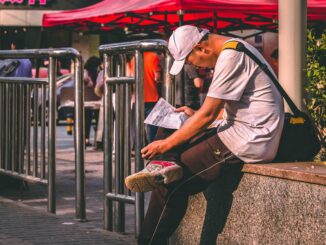 china, chinese, newspaper, reading newspaper