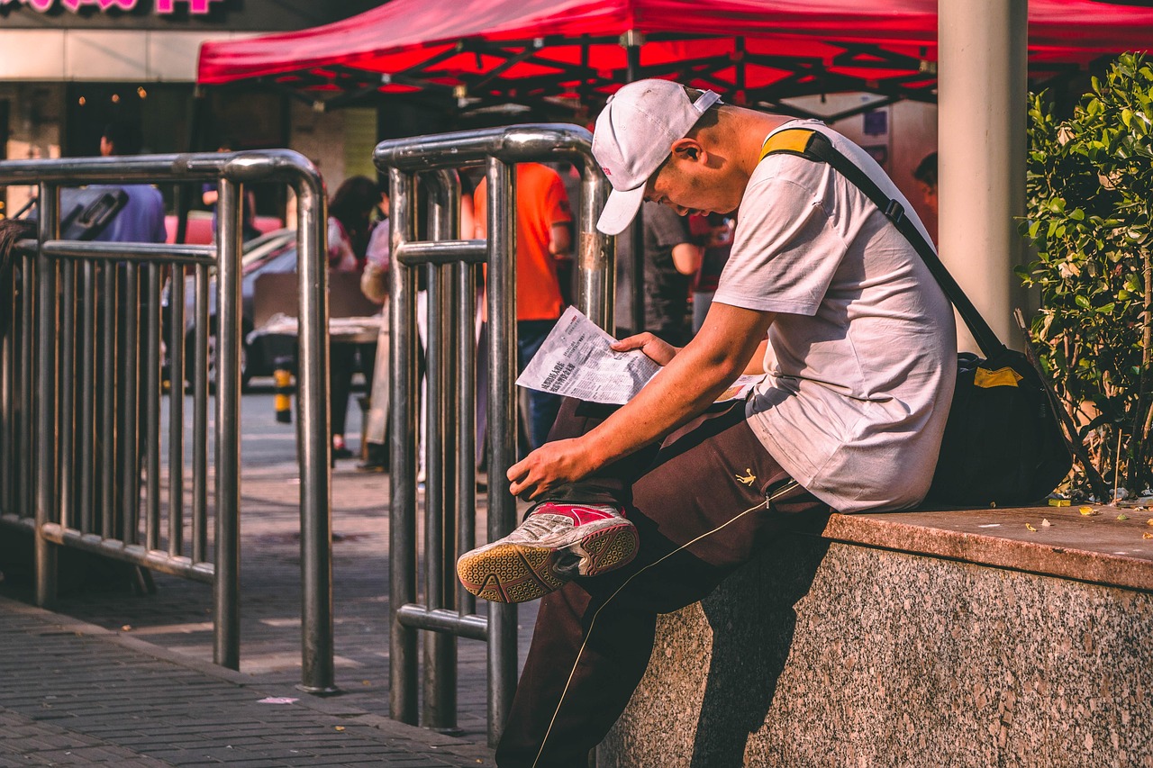 china, chinese, newspaper, reading newspaper