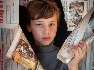 boy, beautiful wallpaper, portrait, newspapers, baby, caucasian, newspaper, turn, reading, hole, kids, teen, newspaper clippings, background, photosession, news, actual, person, press, journalism, iphone wallpaper