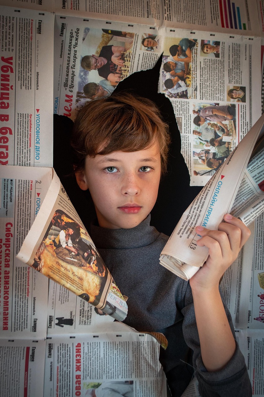 boy, beautiful wallpaper, portrait, newspapers, baby, caucasian, newspaper, turn, reading, hole, kids, teen, newspaper clippings, background, photosession, news, actual, person, press, journalism, iphone wallpaper