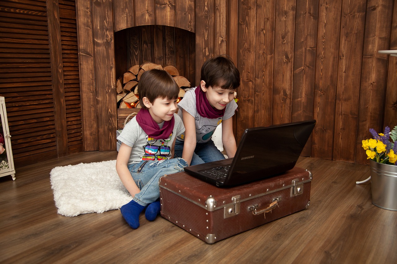 kids, entertainment, notebook, computer, baby, happiness, family, play, games, cartoons, video, youtube, house, living room, youtube, youtube, youtube, youtube, youtube